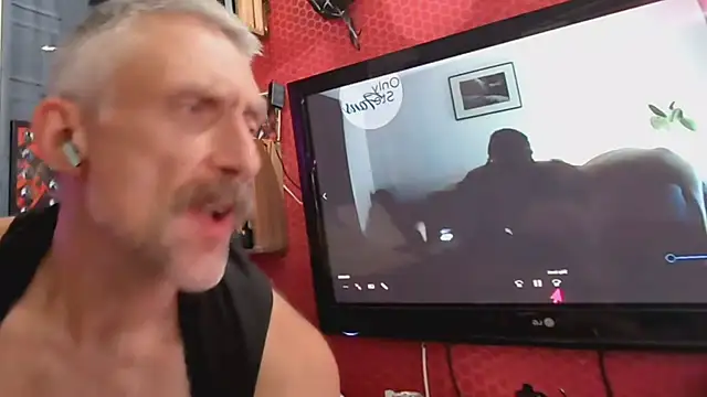 your-new-hoT-uncle Webcam-Show