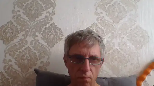 BobbyXRoyal Chat XXX live