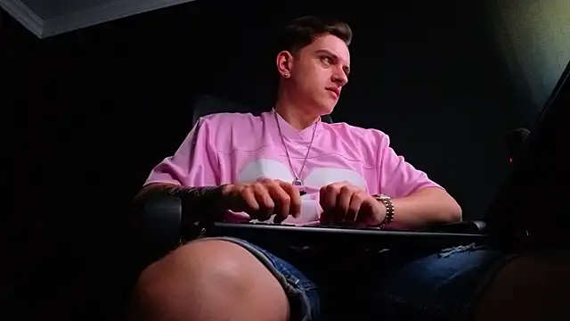 Онлайн чат XXX FelixStarkk