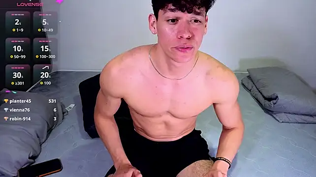 Show de Luke_Muscle na webcam