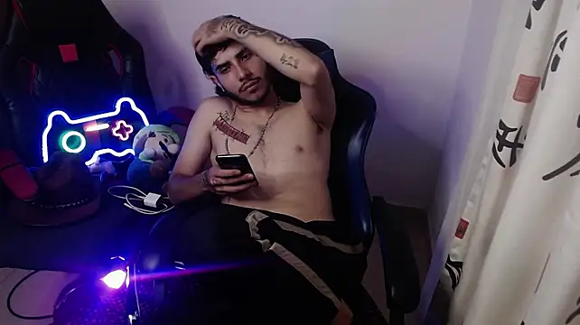Kaiizenx1 Show in webcam