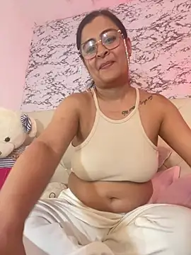 Lili__taylor's Live XXX Chat