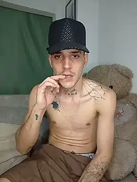 MaxHornyLatin Chat XXX in diretta