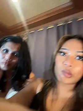 hugecock_tamira Chat XXX in diretta