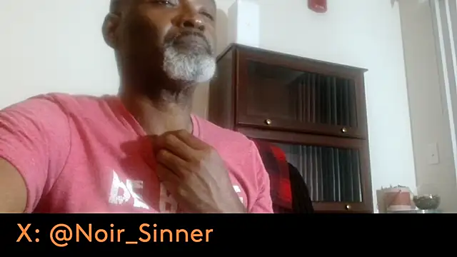 sinnernoir's Live XXX Chat
