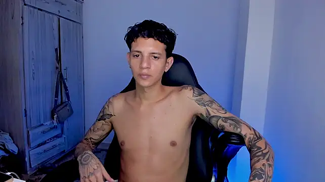 tylerrnova live XXX chat