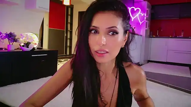دردشة MissSmiley26 الجنسية المباشرة