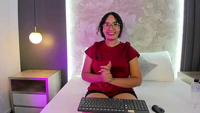 alysson_moon_ Adlı Modelin Canlı XXX Sohbeti