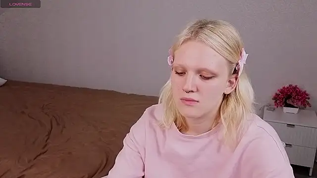 Lilly_Jhonass' Live XXX Chat