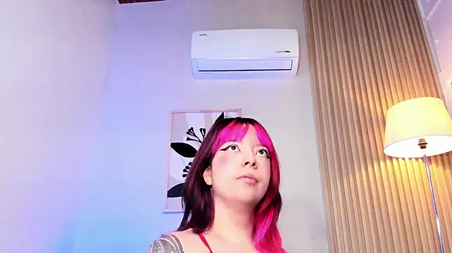 Czat XXX na żywo – HannahSkies