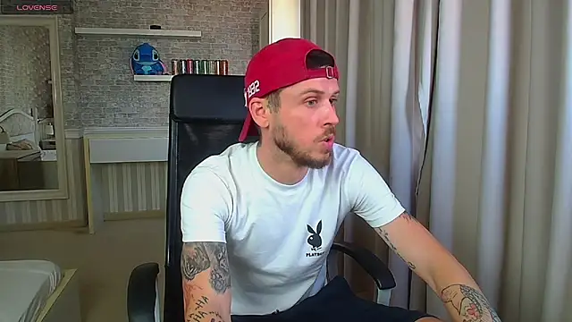 JonahShaw Live XXX-chat