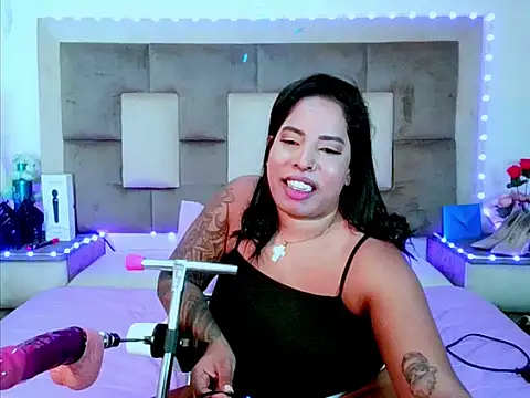 indiantopaz694u's Live XXX Chat