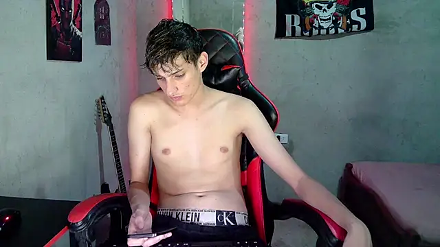 flaquito_junior's Live XXX Chat