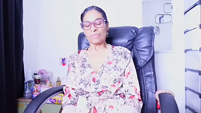 Aries_Mature's Webcam Show