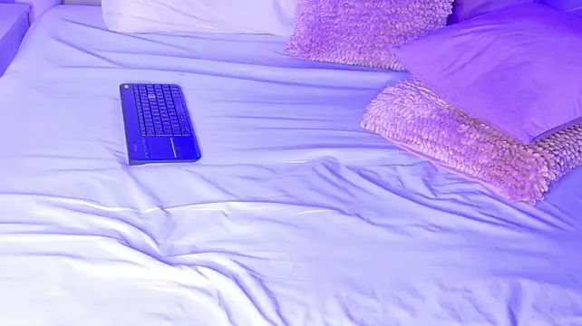 צ'אט XXX בשידור חי של BunnyWolf_