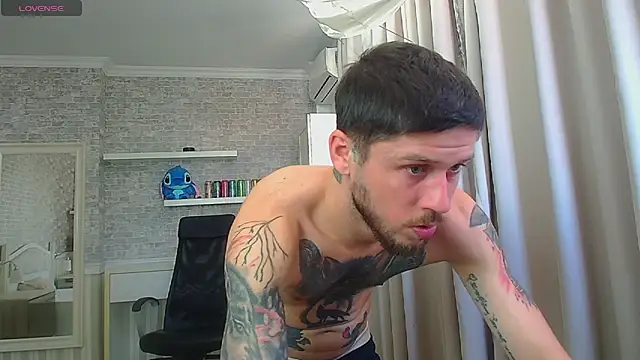 Chatroom XXX en direct de JonahShaw