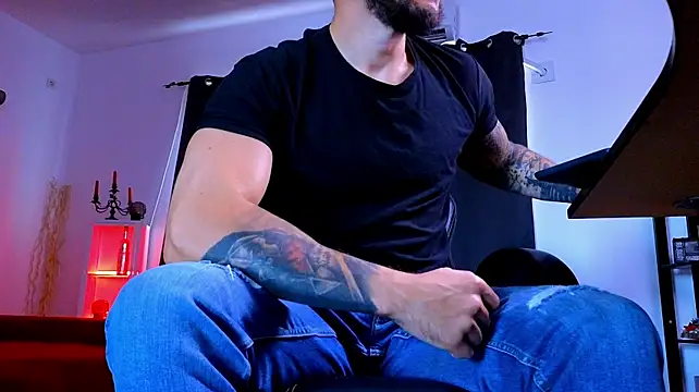 MightyAaron66 – Naživo XXX chat