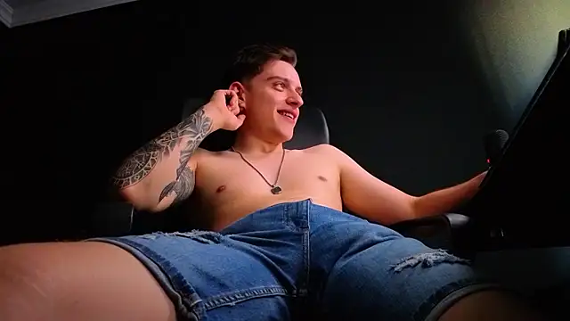 FelixStarkk élő XXX-chatje