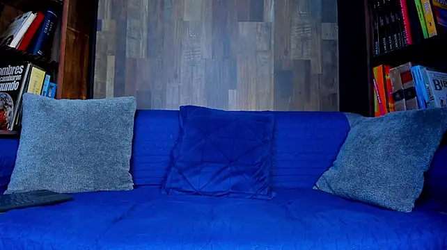 MikeEstevess Adlı Modelin Canlı XXX Sohbeti
