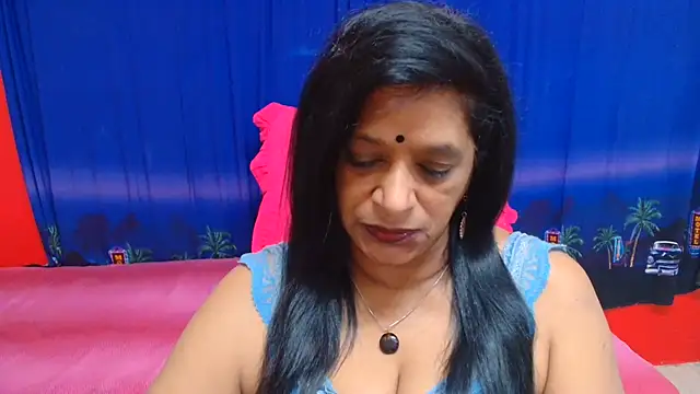 INDIANFUSION Adlı Modelin Canlı XXX Sohbeti