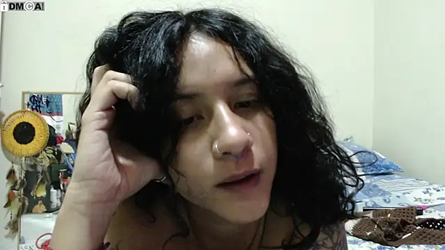 AlinaWoolf_のライブXXXチャット
