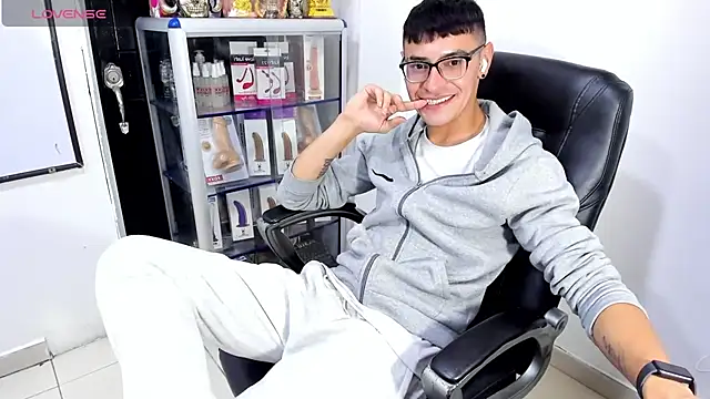 Alexx_bigcockk webcam show