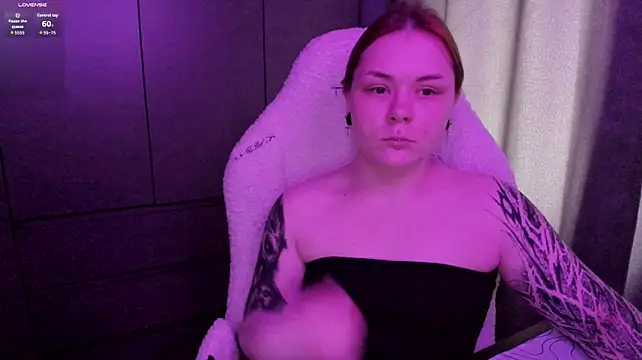 sophia_lix élő XXX-chatje