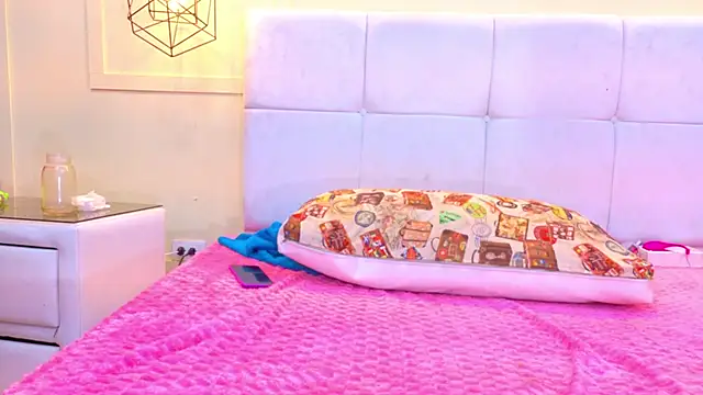 XXX chat uživo modela Salome_Moonn