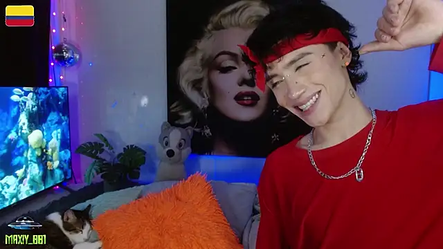 maxiy_001 élő XXX-chatje