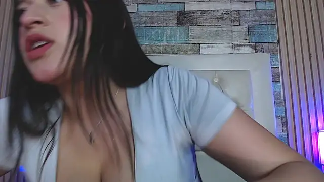 sharlot_hs live XXX chat