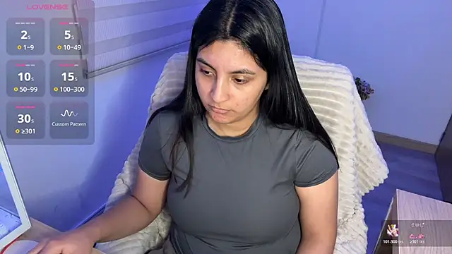 cloe_small live XXX chat