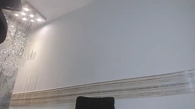 Sophi_Johnson Adlı Modelin Canlı XXX Sohbeti