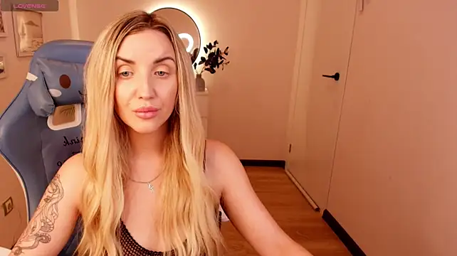 White_F0x live XXX chat