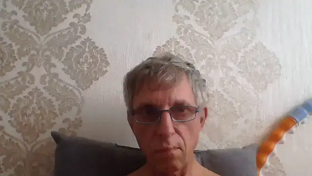 BobbyXRoyal live XXX chat
