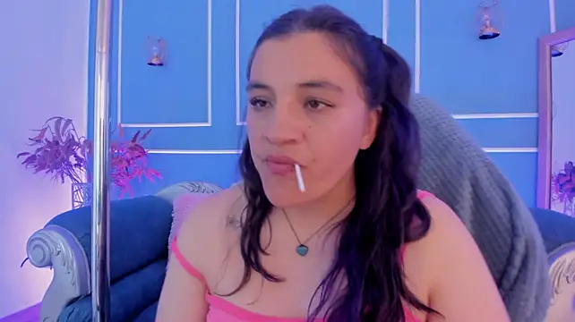 TaraTaylorr Live XXX-Chat
