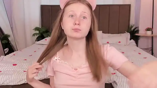 LiliTiny Chat XXX live