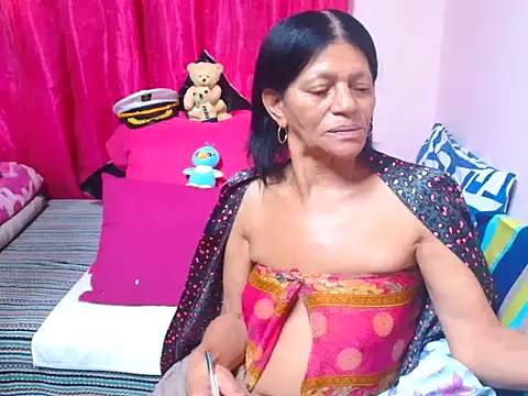 sluttyrox webcam show