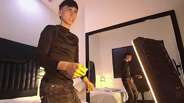 LeoDrake_'s Live XXX Chat
