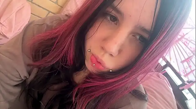 IronicBuckle live XXX chat