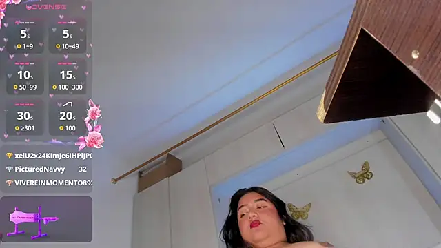 LilyWhitneyのライブXXXチャット