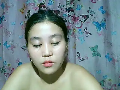 SexyAsianPussy4u live XXX chat