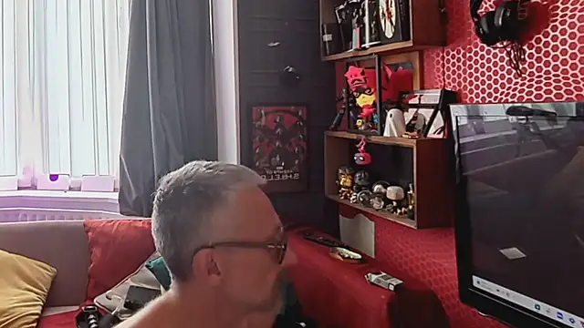 Show de your-new-hoT-uncle na webcam