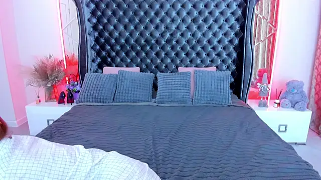 Rebecca_Diamond live XXX chat