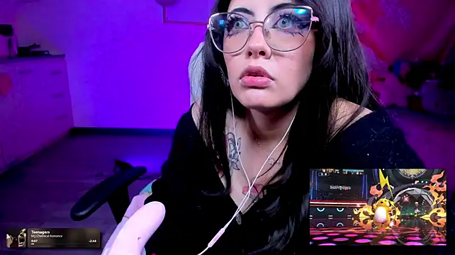 Chat +18 de Alychu_ ao vivo