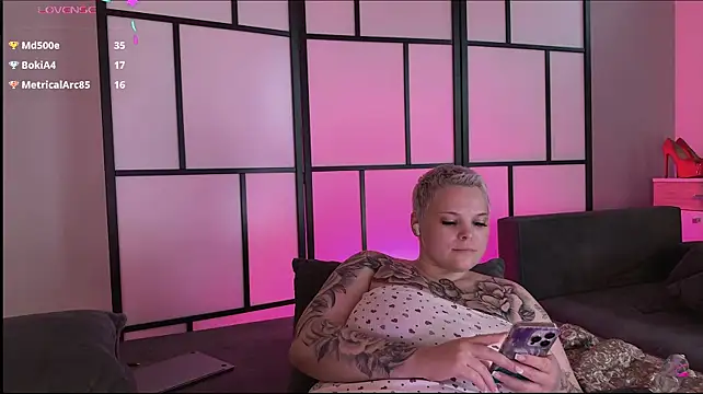 Czat XXX na żywo – LikaBerry1