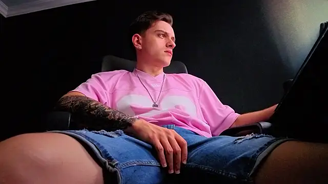 FelixStarkk Adlı Modelin Canlı XXX Sohbeti
