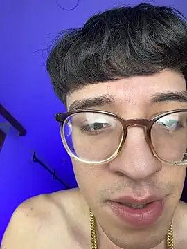 ArthurDaviess21 XXX чат на живо