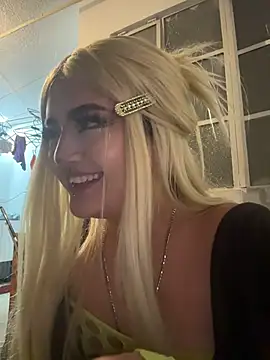 lya_nekko_ Adlı Modelin Canlı XXX Sohbeti