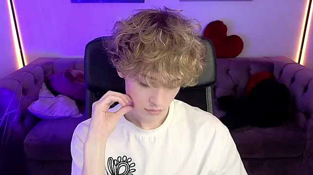 Онлайн чат XXX kevingarsiaa