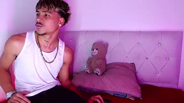 Angel_foxc13 Adlı Modelin Canlı XXX Sohbeti